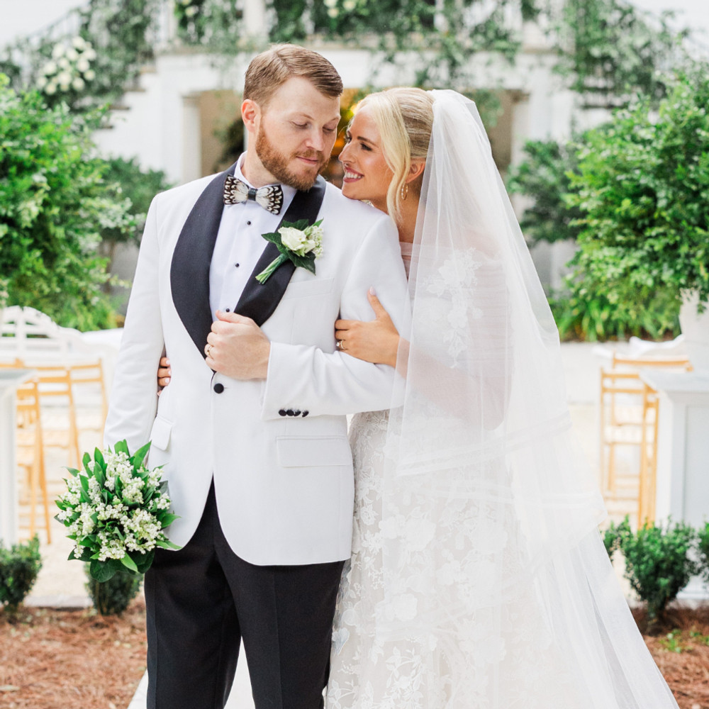 Heather & Colton celebrate on the estate